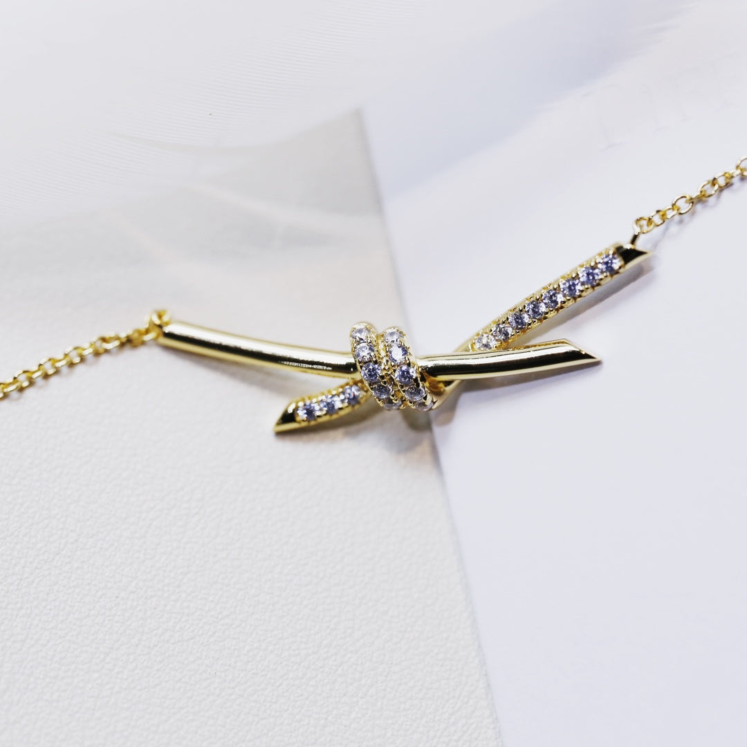 [Renovia Jewelry]KNOT NECKLACE GOLD DIAMONDS