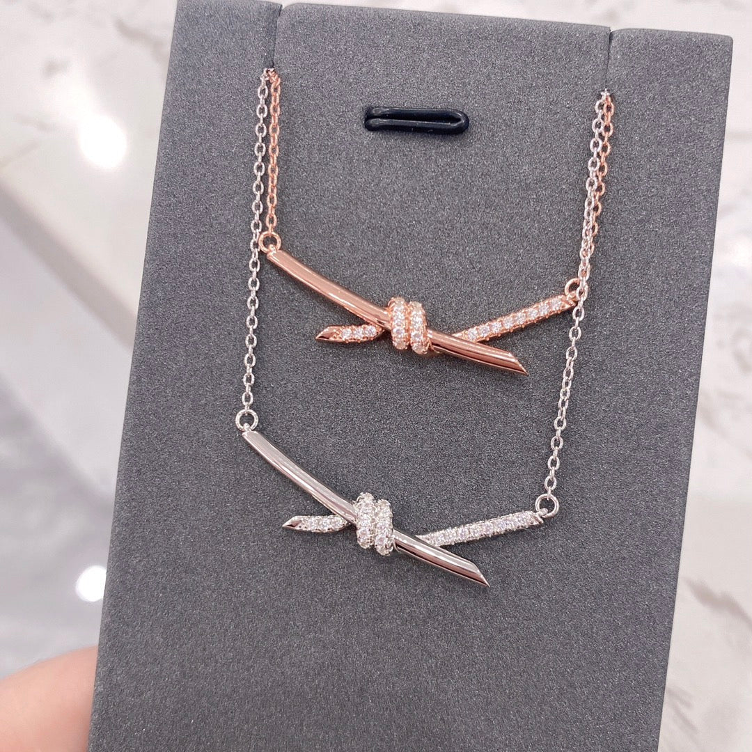[Renovia Jewelry]KNOT NECKLACE DIAMONDS