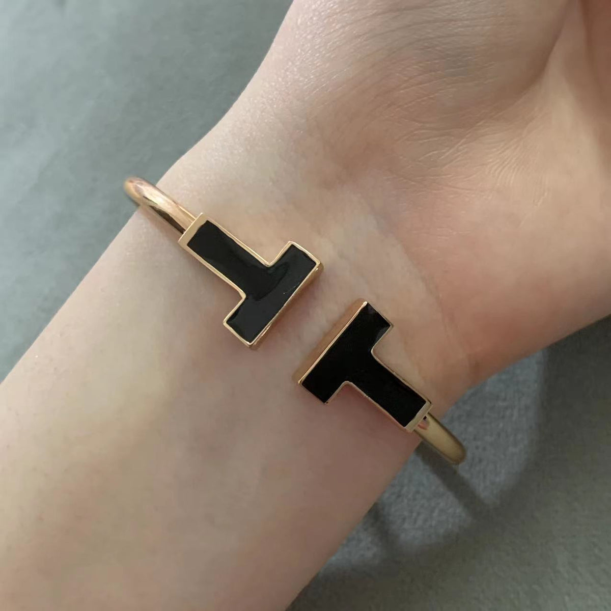 [Renovia Jewelry]T WIDE ONYX OPEN BRACELET