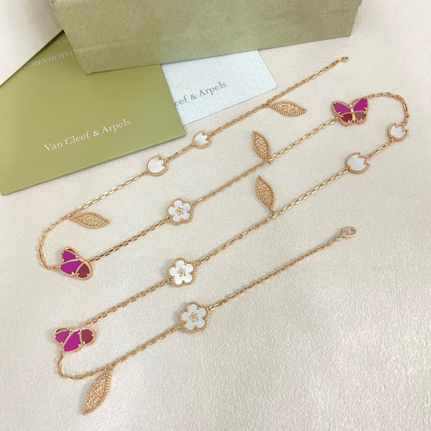 [Renovia Jewelry]ROSE QUARTZ MIXED FLOWER BUTTERFLY SWEATER CHAIN