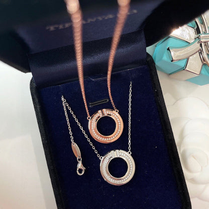 [Renovia Jewelry]DIAMOND AND MOTHER OF PEARL CIRCLE PENDANT