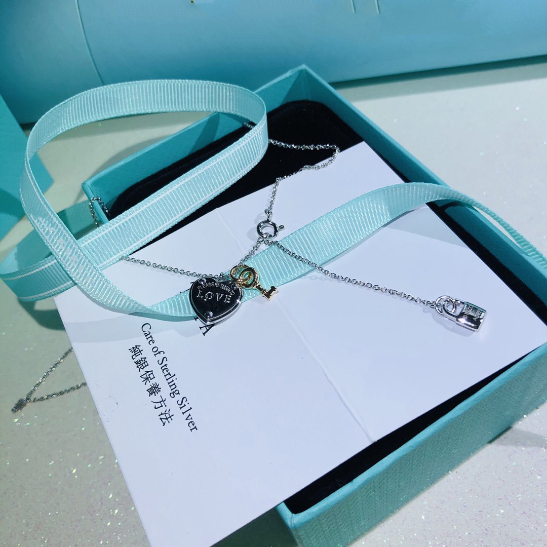 [Renovia Jewelry]LOVE HEART TAG KEY NECKLACE