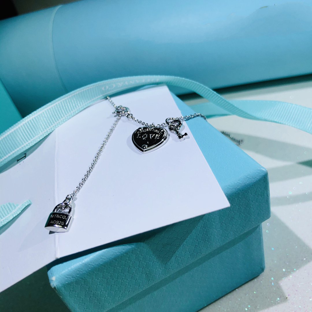 [Renovia Jewelry]LOVE HEART TAG KEY NECKLACE
